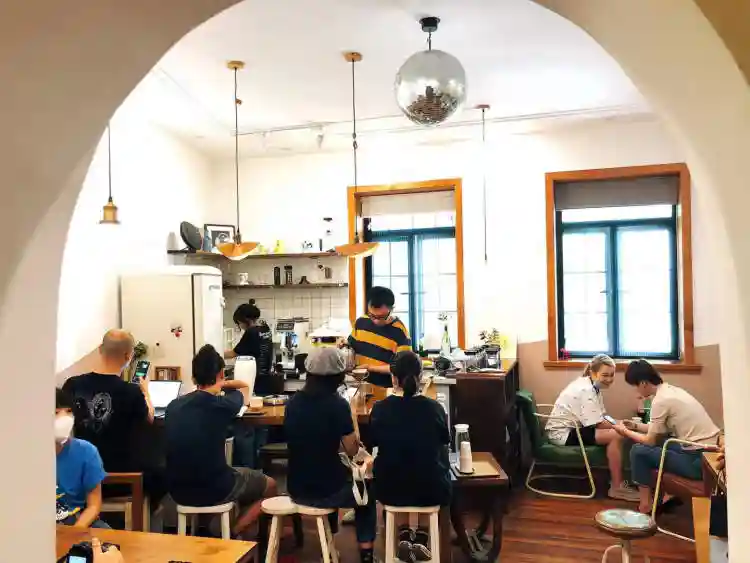 漫步月球，咖啡得够 | Lost in Coffee