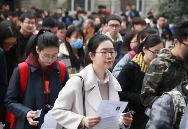 堪称“铁饭碗摇篮”的大学，学生容易进体制内，可为何报考热度低
