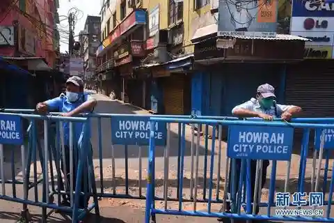 22种官方语言、1.9万种地方方言，印度抗疫的“另类挑战”