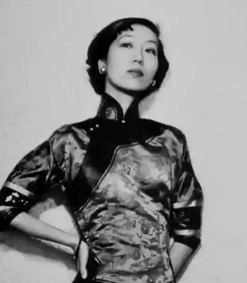 张爱玲早年出名，享极高赞誉，杨绛却评价：相貌难看，都瞧不起她