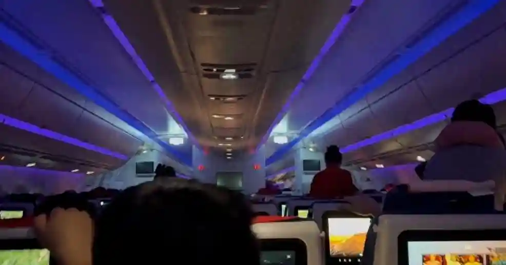 3U3859安全到达！乘机时避免在颠簸中受伤，这件事一定要做→