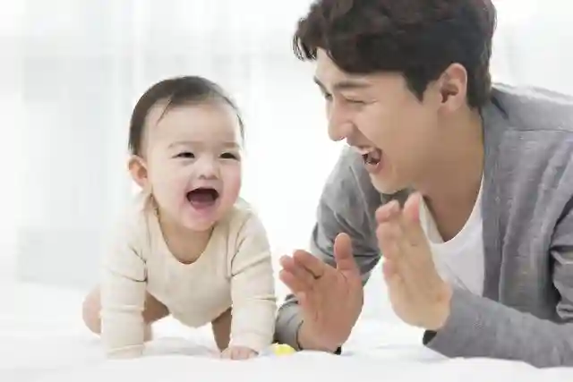 宝宝爱笑=智商高？学会使用这4招，“逗”出聪明宝宝