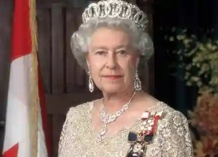 英女王养生之道：美味只吃一两口，作息规律爱散步